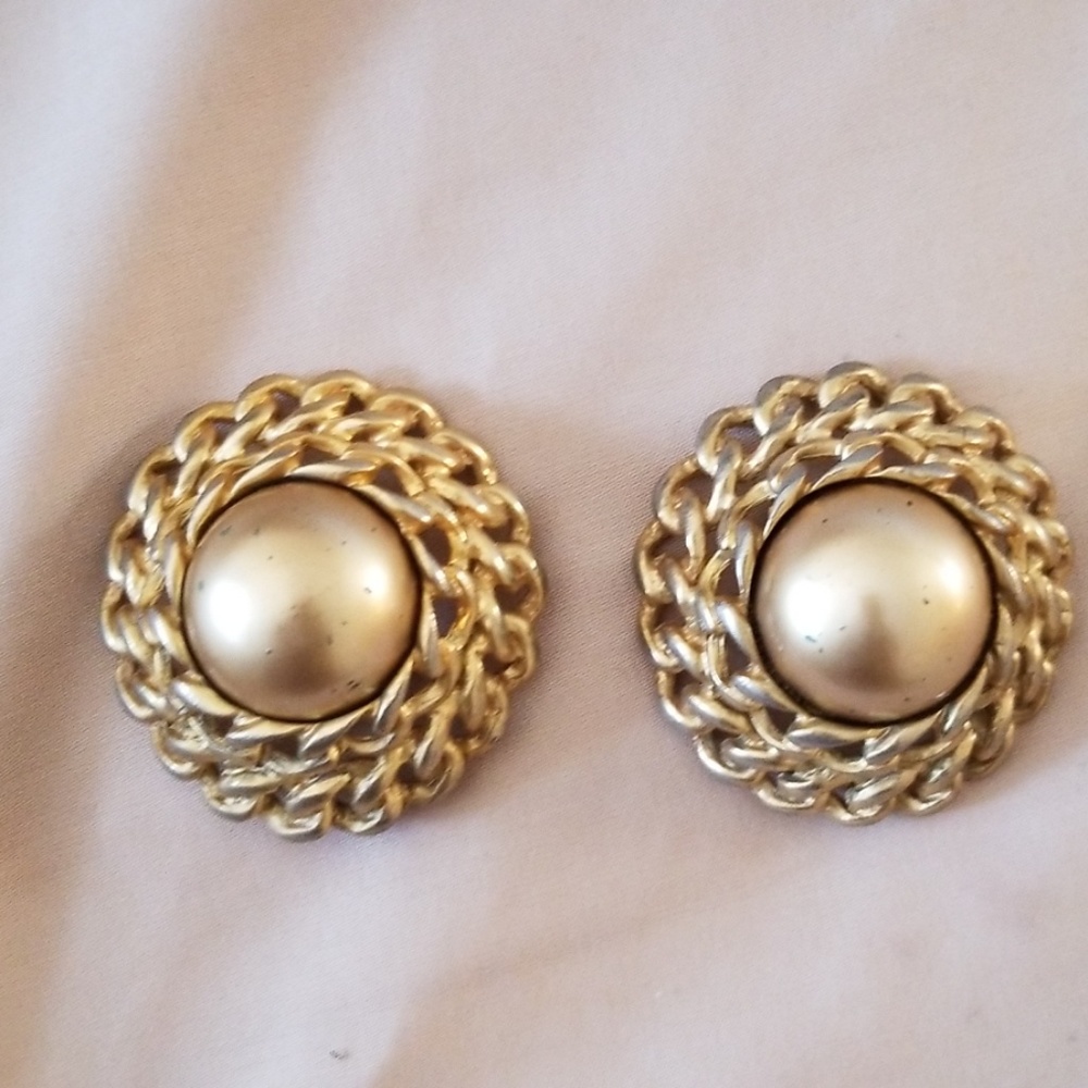 Gold vintage earrings